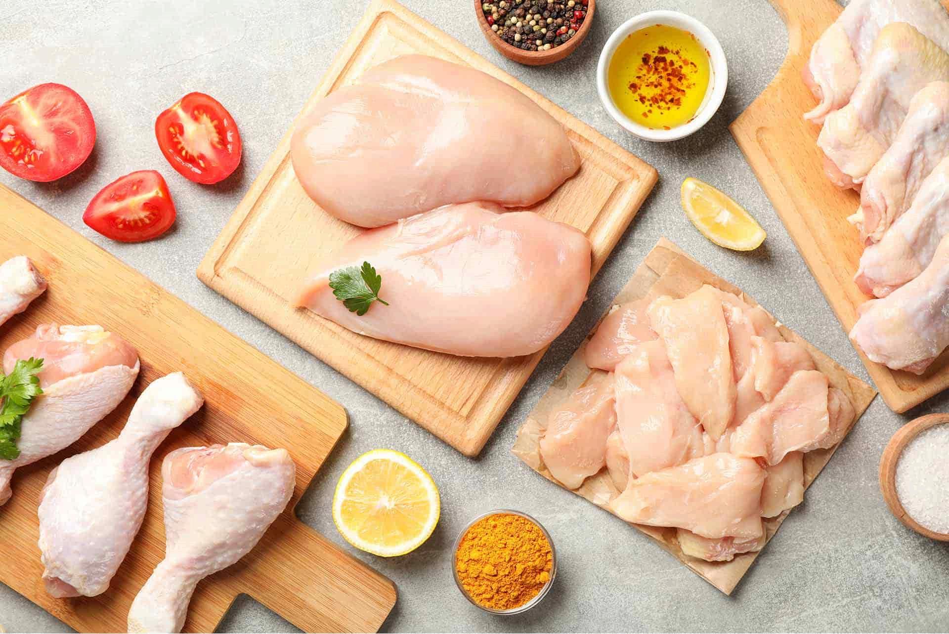 Безопасность мяса птицы. Куриная продукция. Куриное мясо. Охлажденная куриная продукция. Сырое куриное мясо.